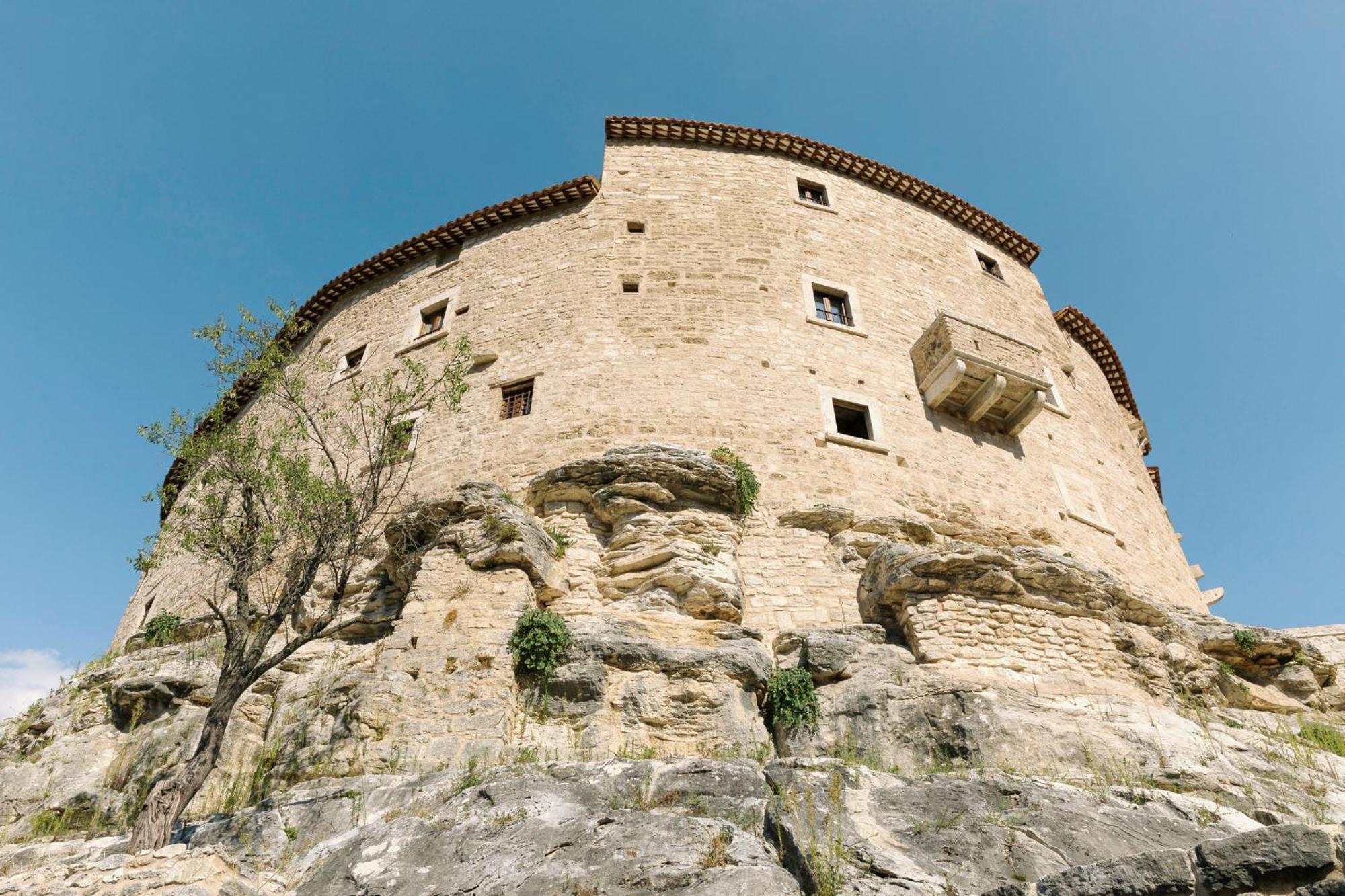 Отель Castel Di Luco Аквазанта-Терме Экстерьер фото